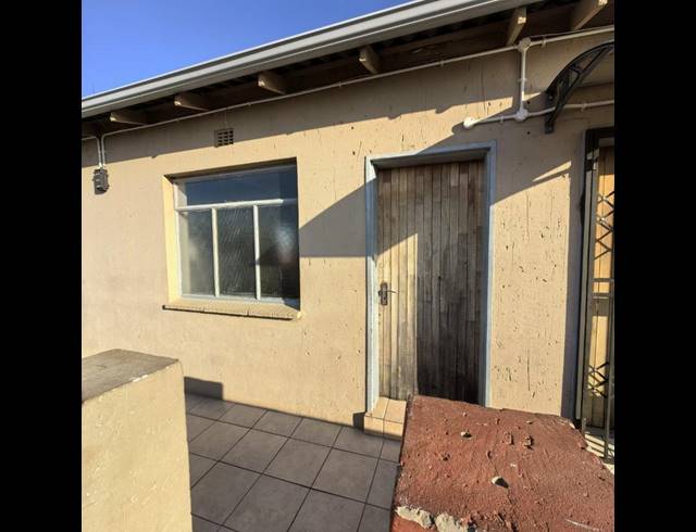 2 BEDROOM APARTMENT FOR SALE IN FLEURHOF